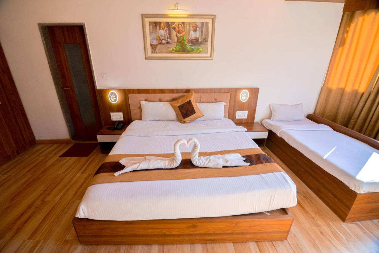 Resort Gold Nest Rubystone Heritage