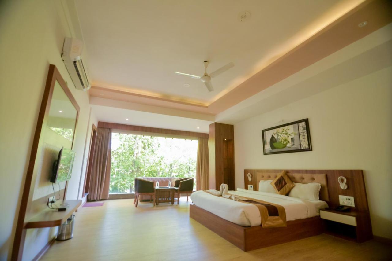 Resort Gold Nest Rubystone Heritage