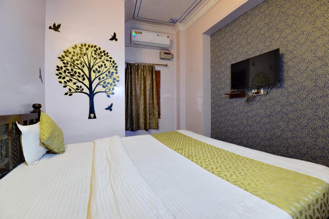 Oyo Flagship 2421 Hotel The Ishani Hotel