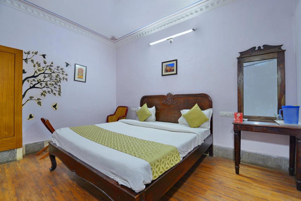 Oyo Flagship 2421 Hotel The Ishani Hotel
