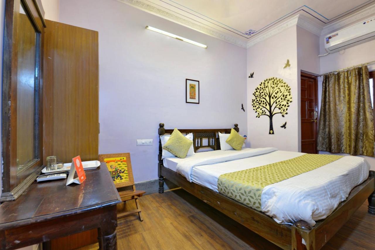 Hotel Oyo Flagship 2421 Hotel The Ishani Udaipur