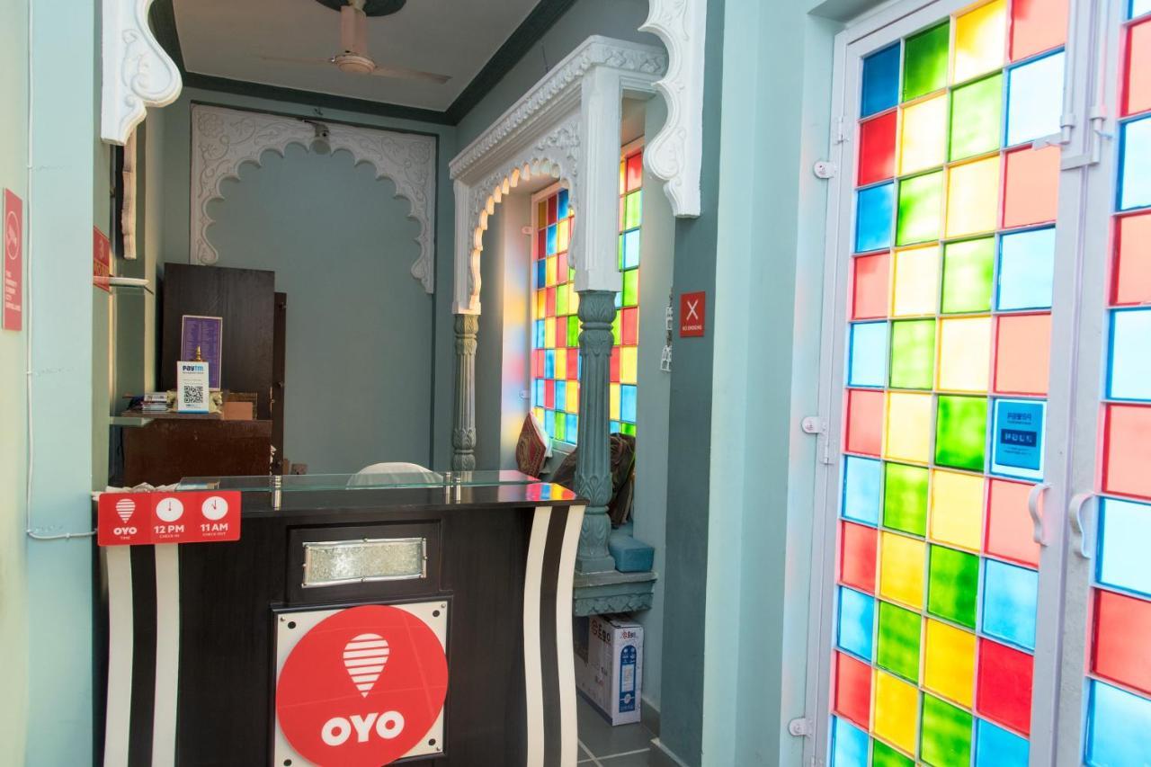 Oyo 14119 Manwar Hotel