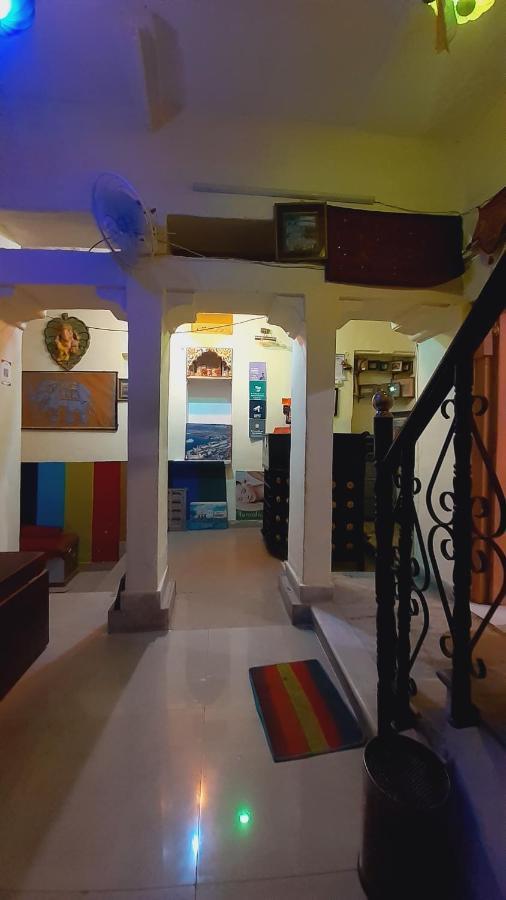 Hanuman Ghat On Lake Pichola Hotel