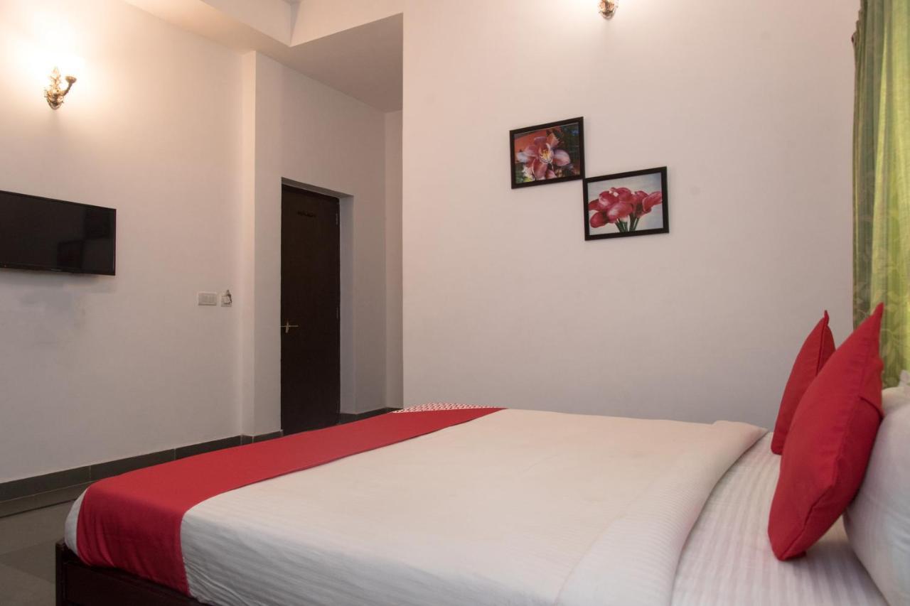 Oyo 14119 Manwar Hotel Udaipur