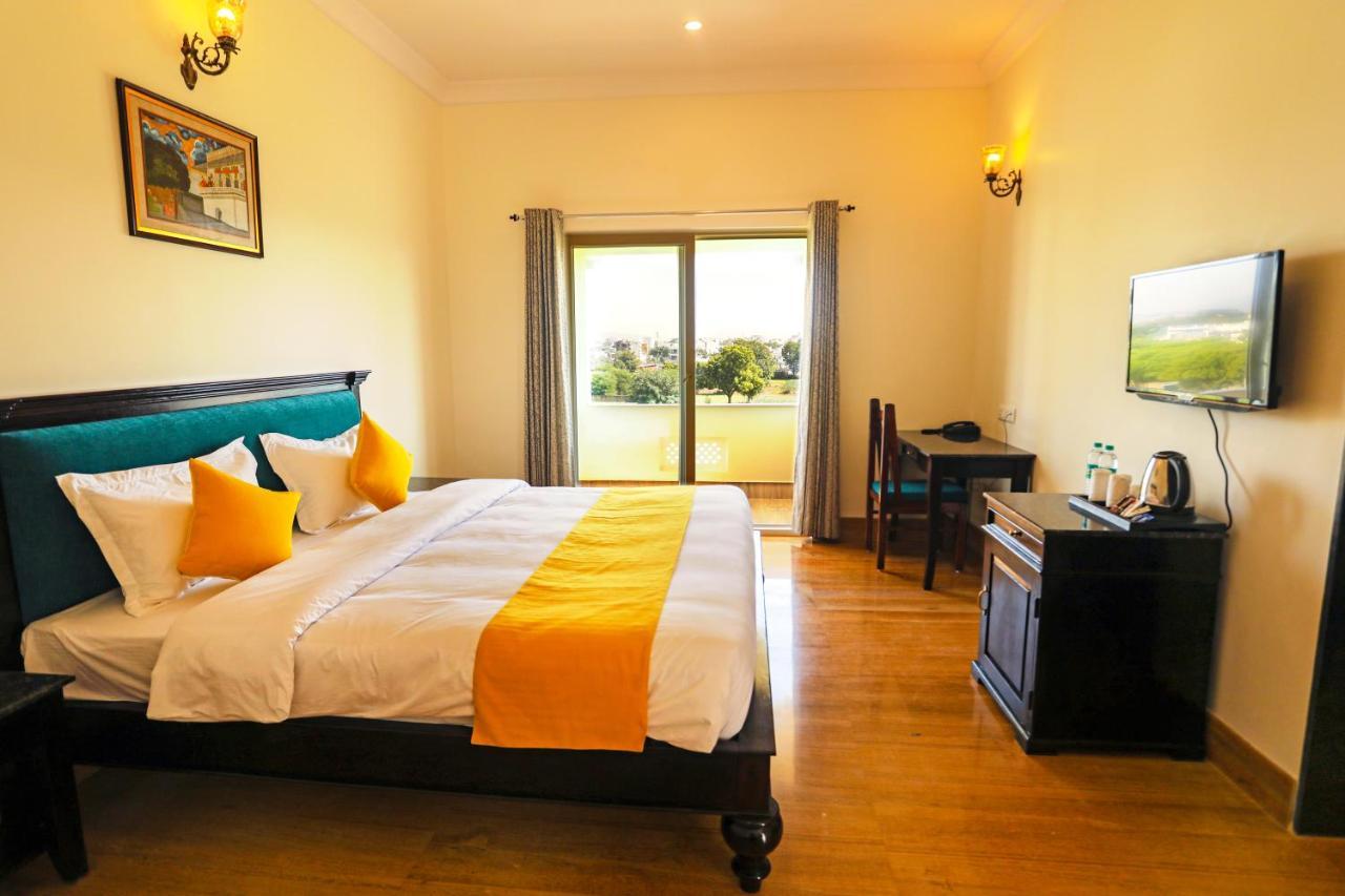 Vasant Hotel