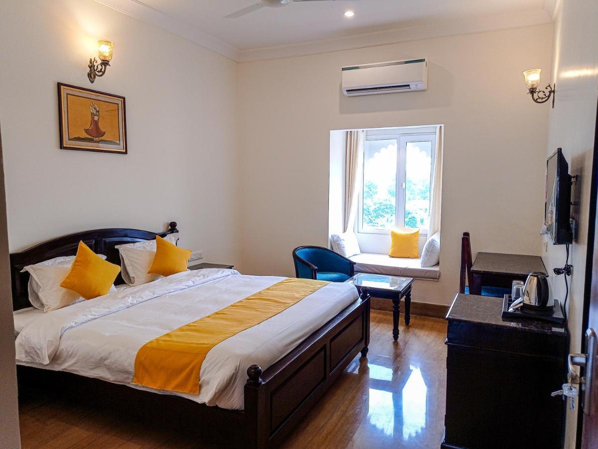 Vasant Hotel
