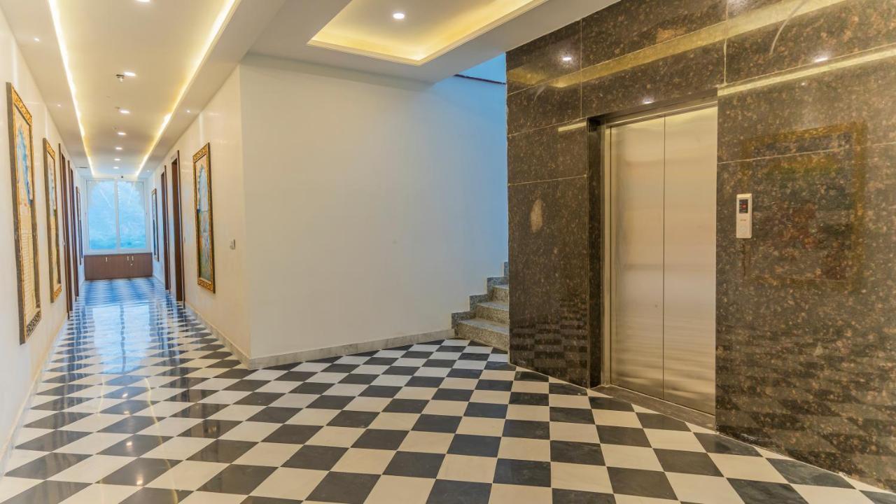 Arista - A Luxury Boutique
