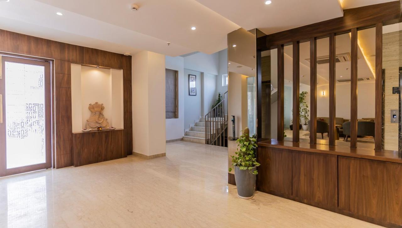 Aura Boutique Hotel 4*