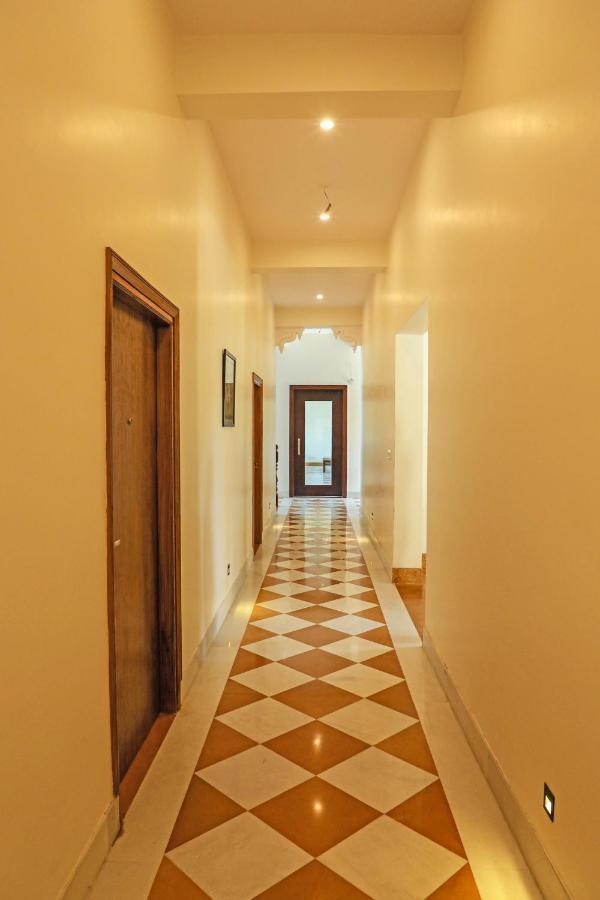 Vasant Hotel