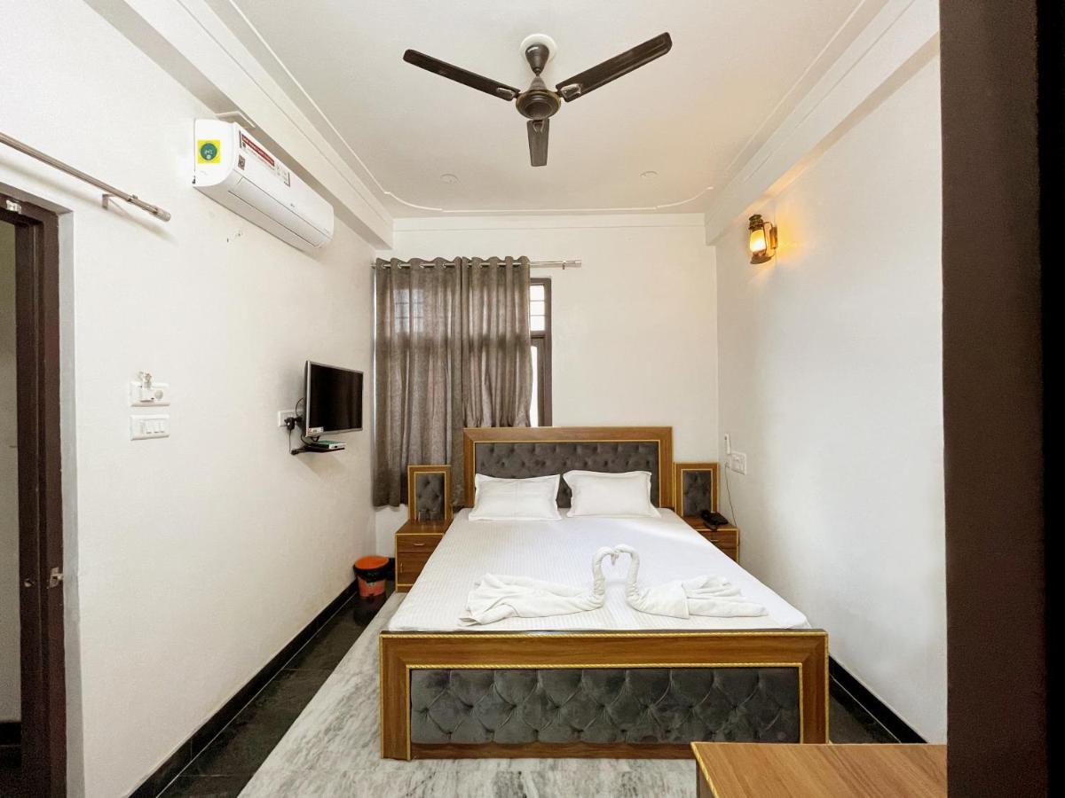 Hostel Umed Regency - A Lake Facing Udaipur