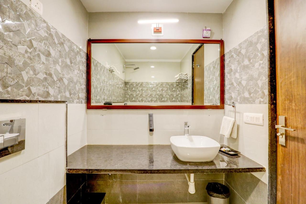 Hotel Shree Nanda 4*
