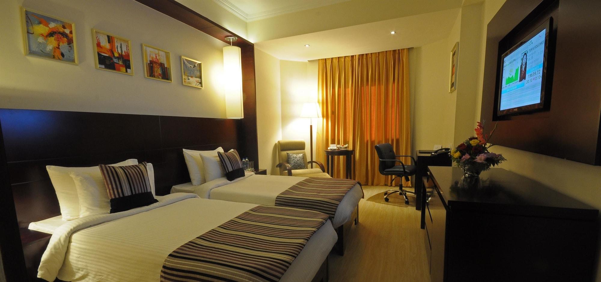 Hotel Golden Tulip 3*
