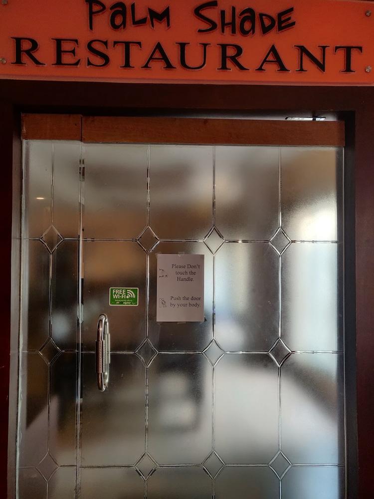 Royal Palm - A Budget In Hotel