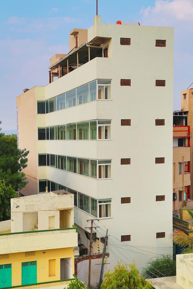 Hotel Royal Palm - A Budget In Udaipur