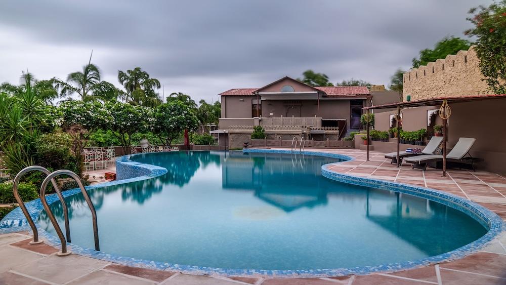 Resort Araliayas &