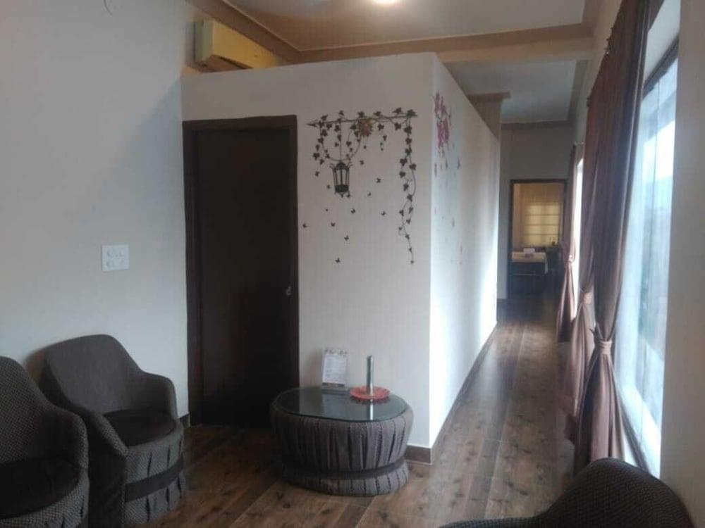 Resort Araliayas & 4*