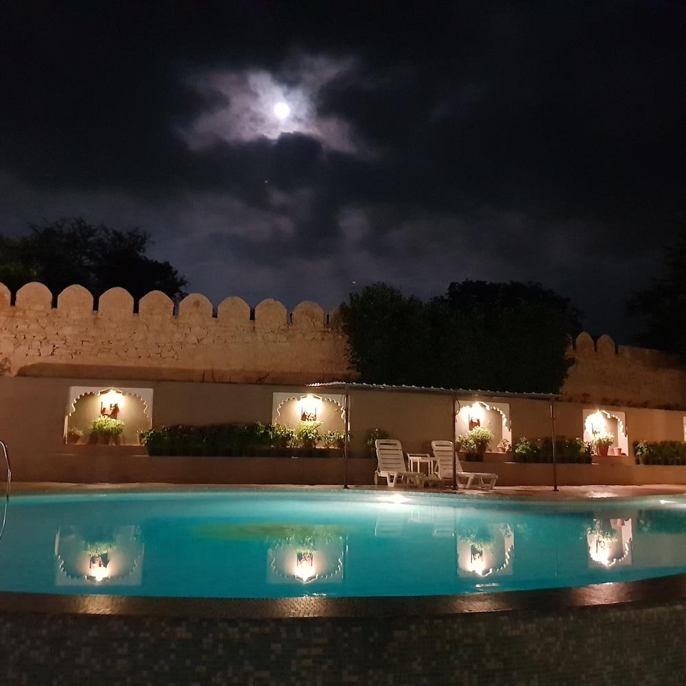 Araliayas & 4* Udaipur