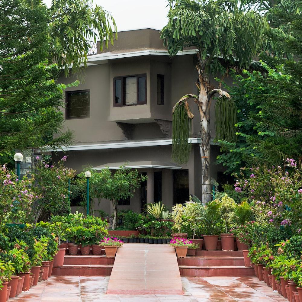 Araliayas & 4* Udaipur