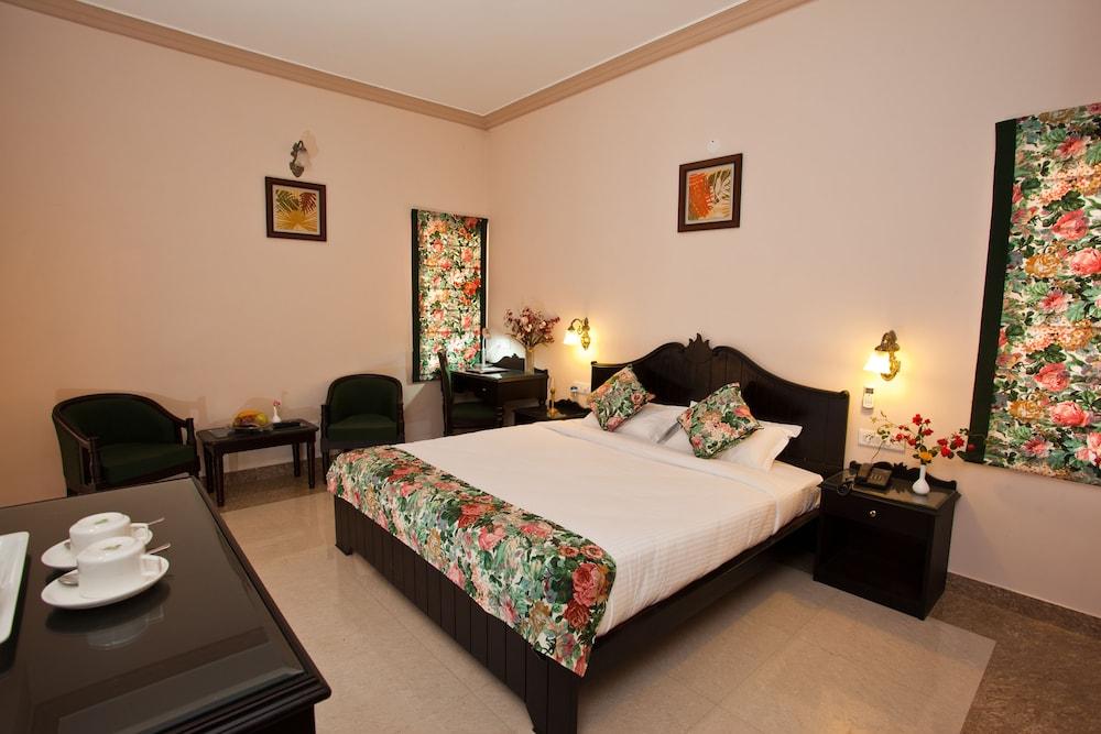 Resort Araliayas & Udaipur