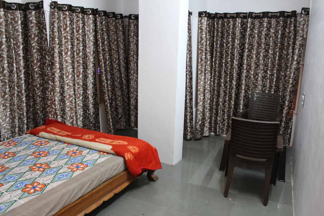 Dhola Ghat Haweli Hotel *