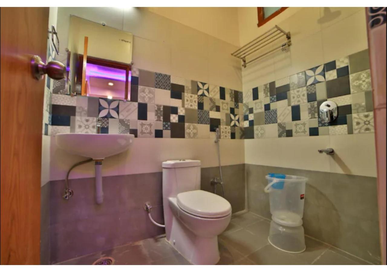 Raha Hotel 3*