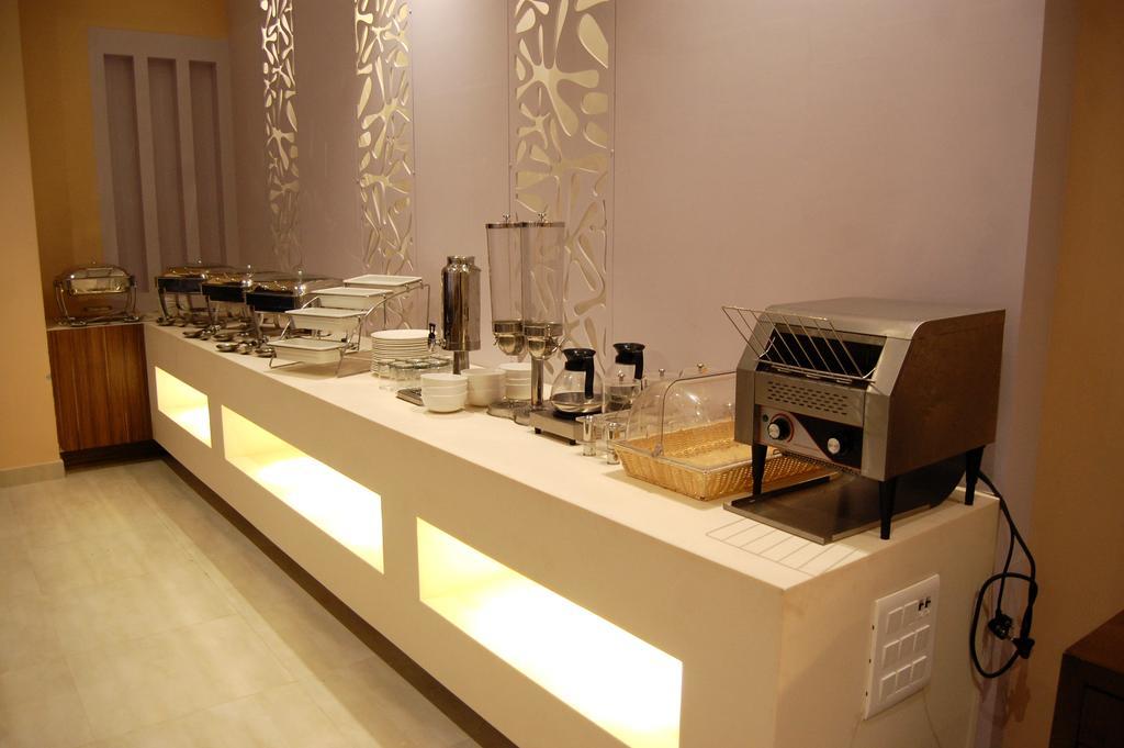 Le Roi Hotel 4*