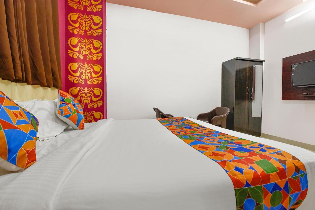 Hotel Fabexpress Shree Thakur- 700 Meter Away From Railway Station