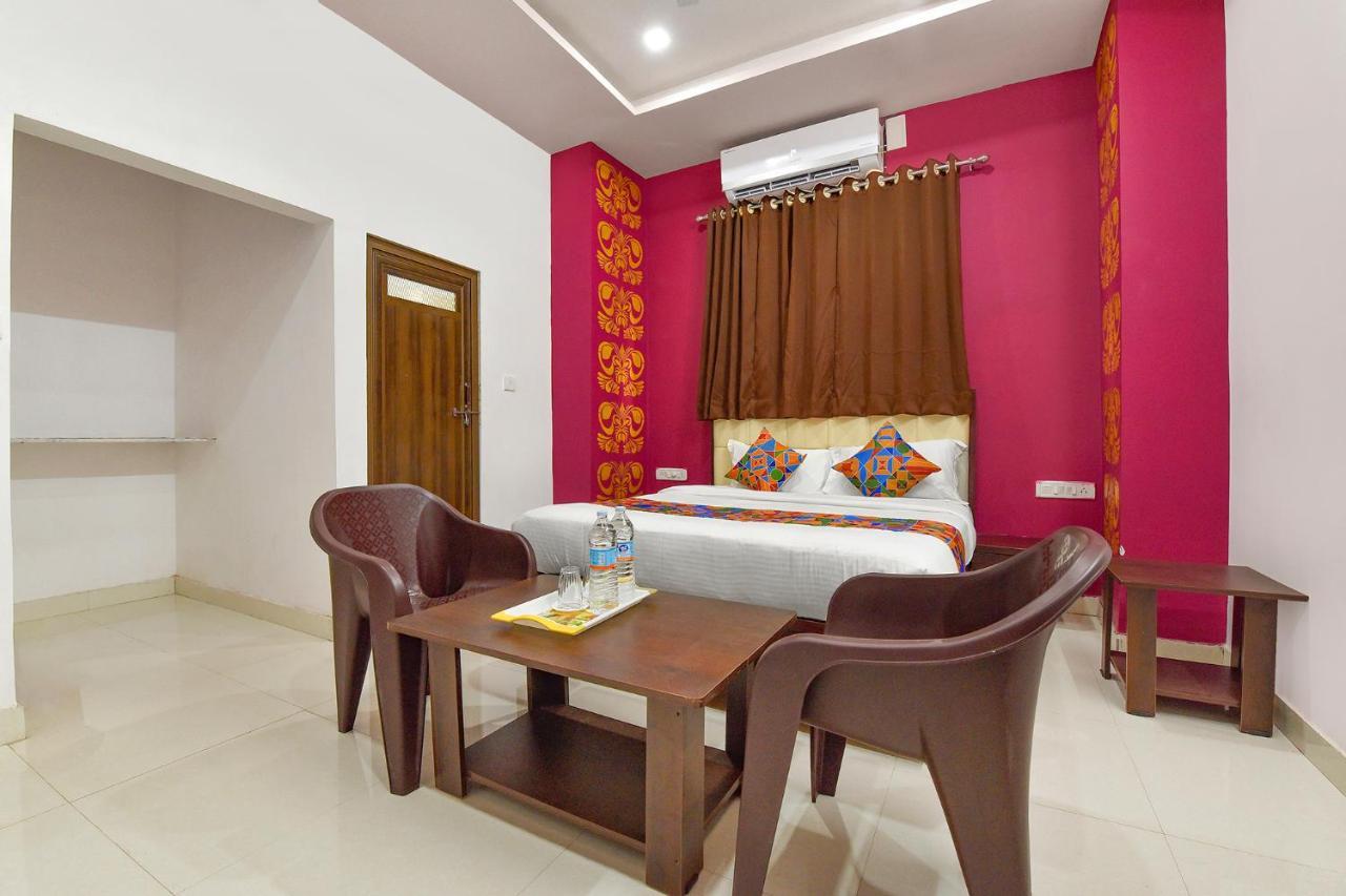 Fabexpress Shree Thakur- 700 Meter Away From Railway Station 3*