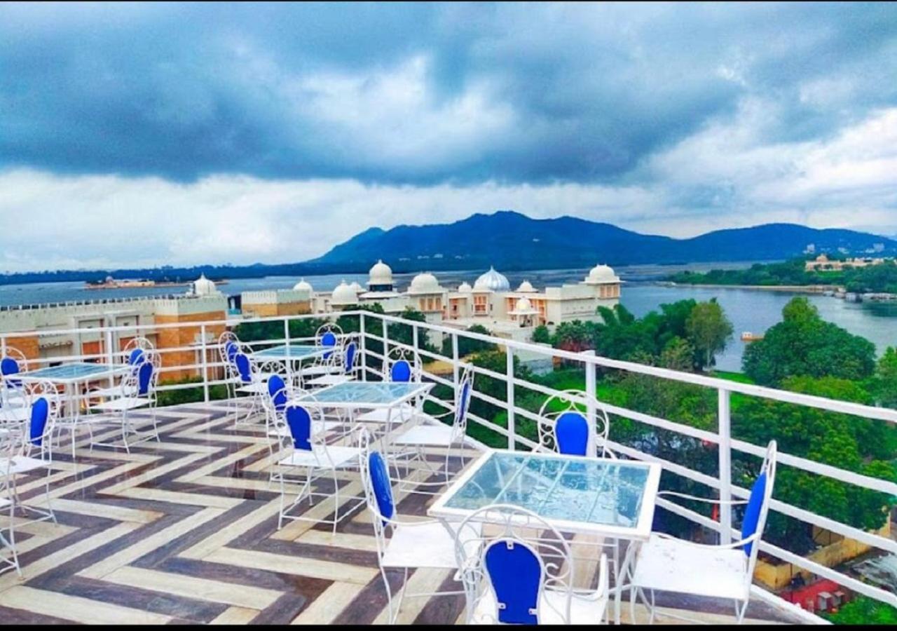 Royal Rafahiya - A Rooftop View Near Pichola Hotel