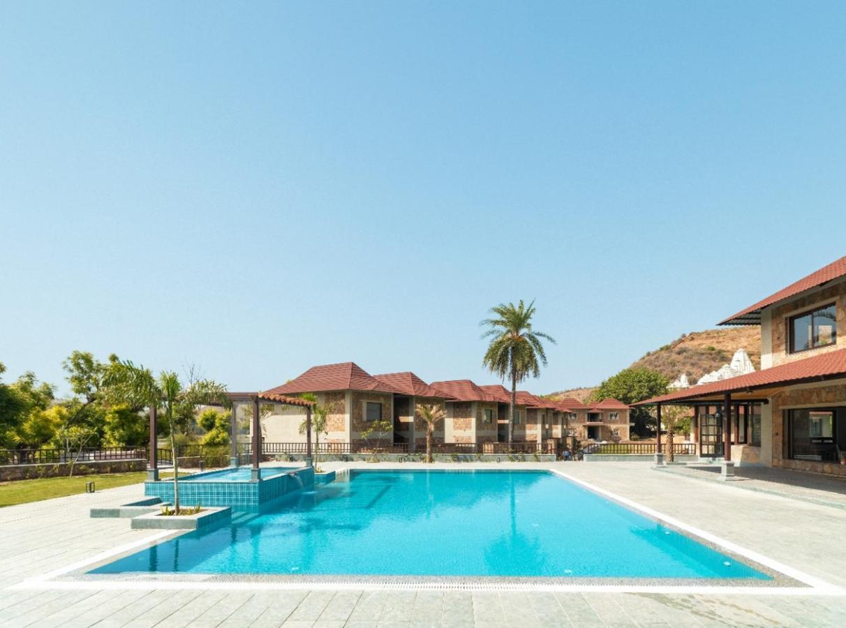 Sarasiruham - Private Pool In