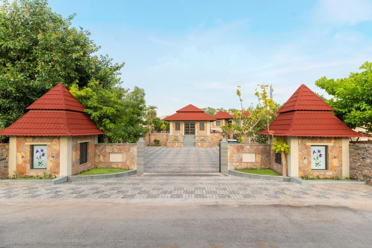 Sarasiruham - Private Pool In