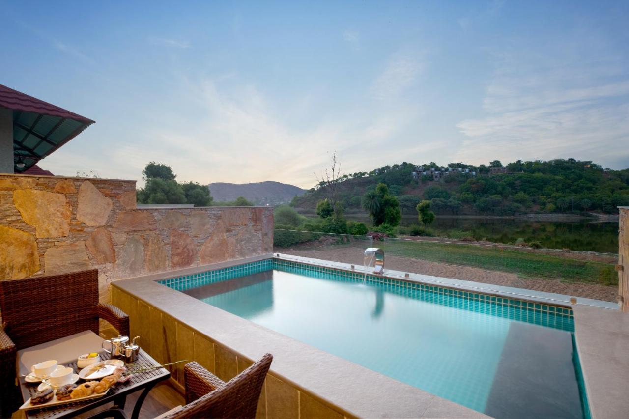 Resort Sarasiruham - Private Pool In 5*
