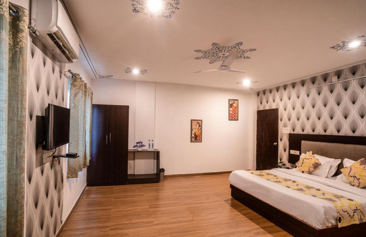 Hotel Tripli Arunoday Palace Udaipur
