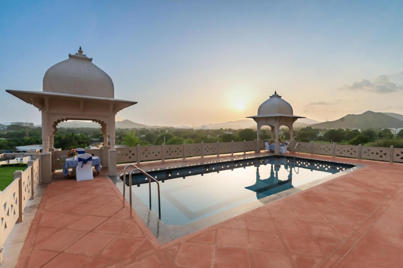 Traavista Aravali Mahal *