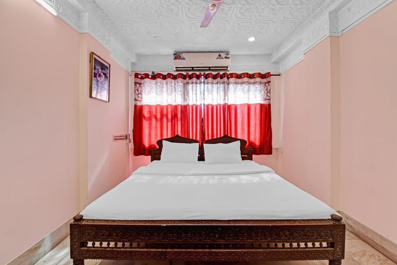 Hotel Collection O 85061 Welcome