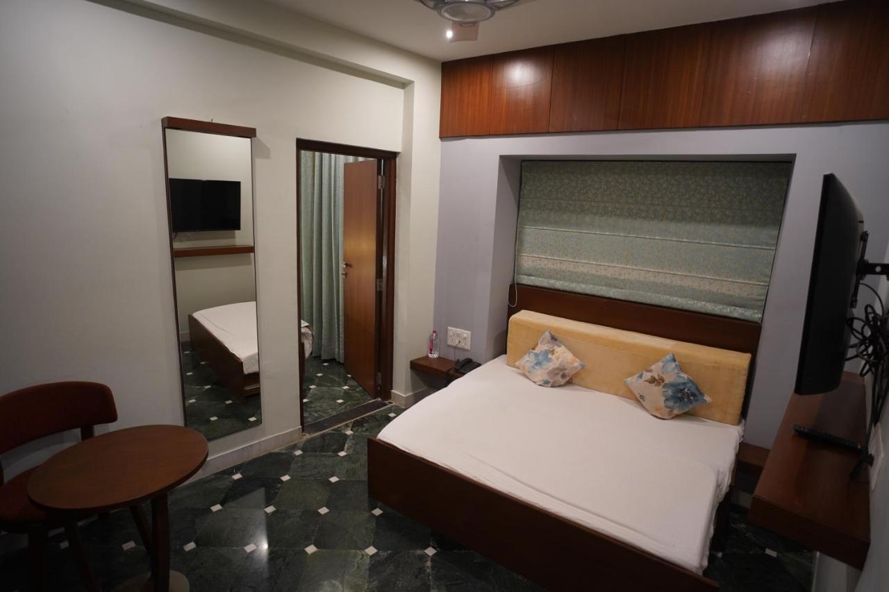 Fabhotel Naivara Boutique