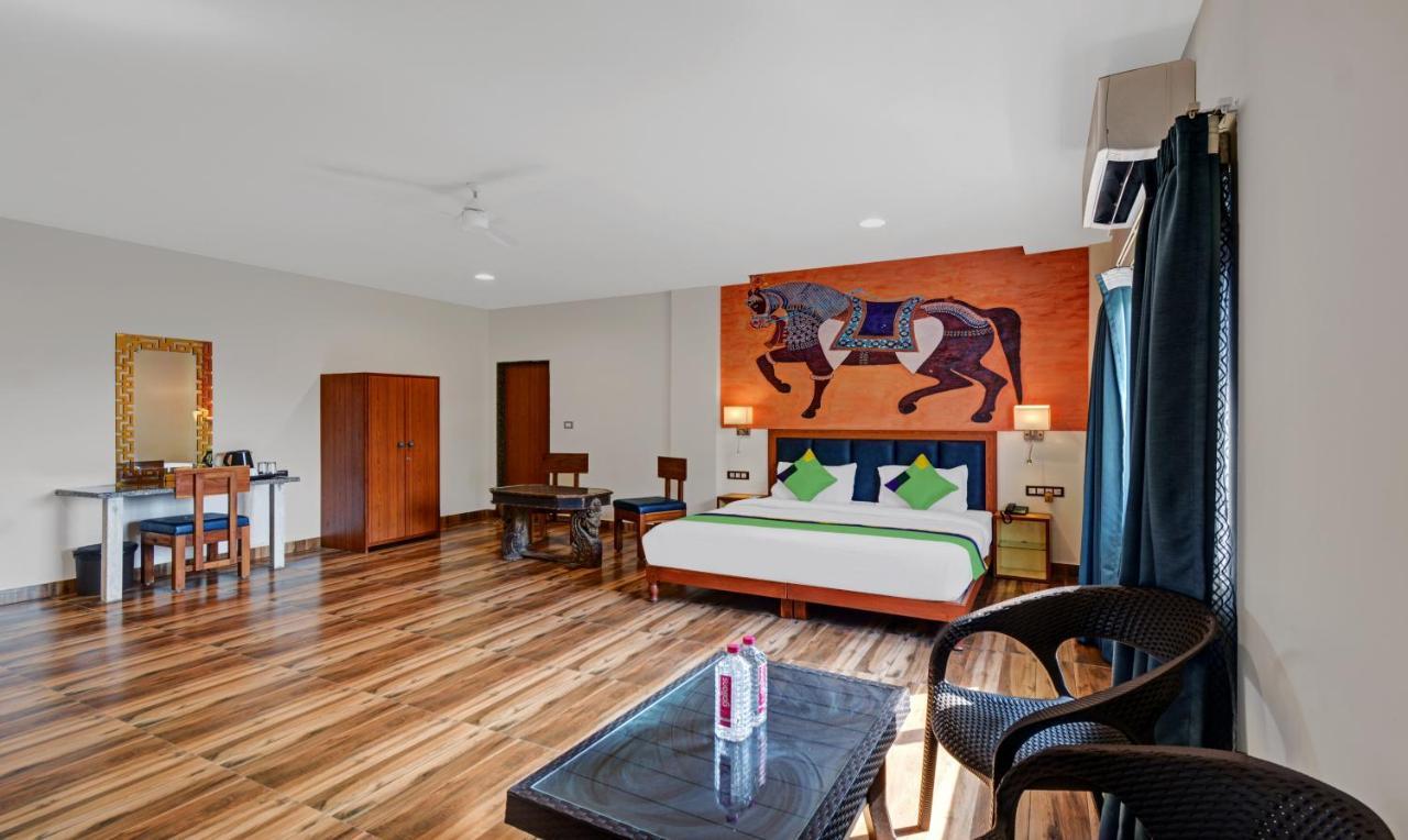 Treebo Trend The Lavit Malhar With Mountain View 3* Udaipur