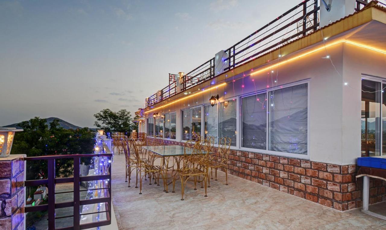 Hotel Treebo Trend The Lavit Malhar With Mountain View 3*