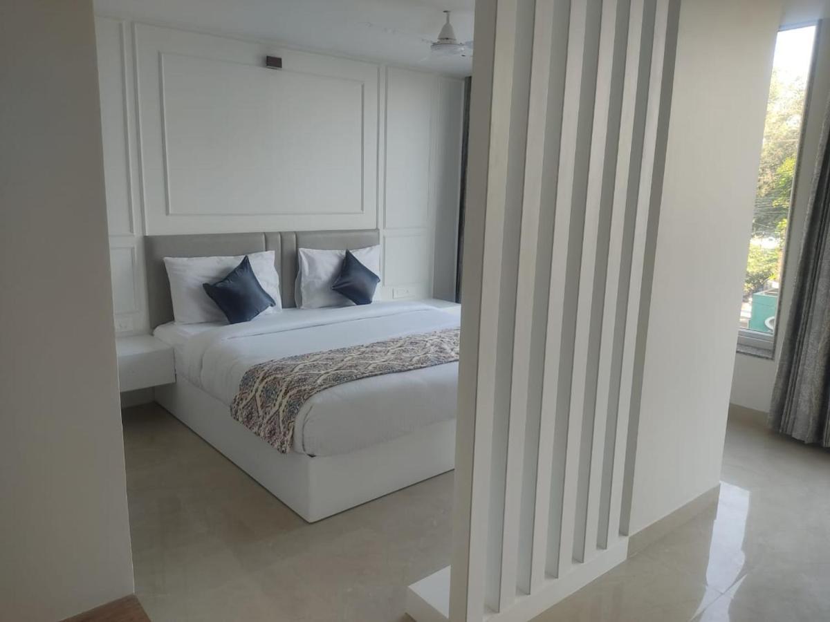 Mumbai House Express Hotel 3*