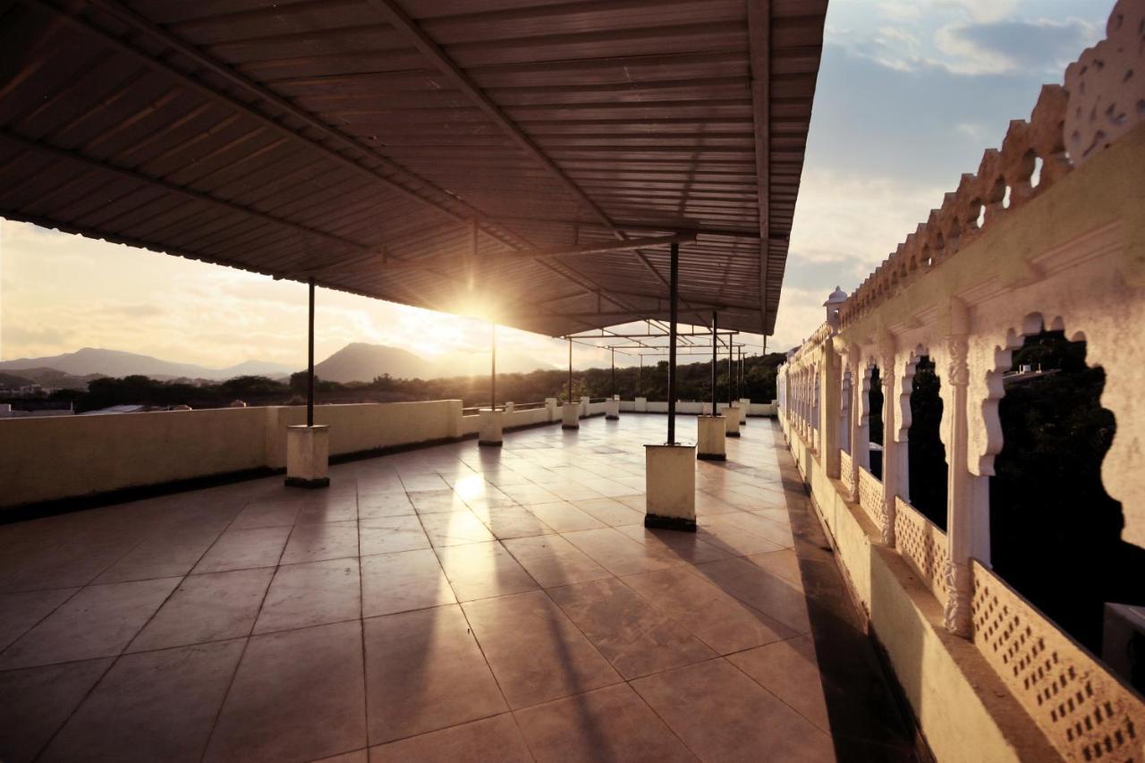 Resort The Kanchangarh 3*