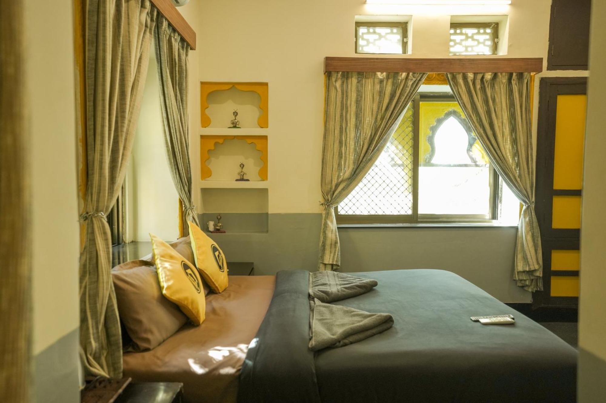 Hostel The *