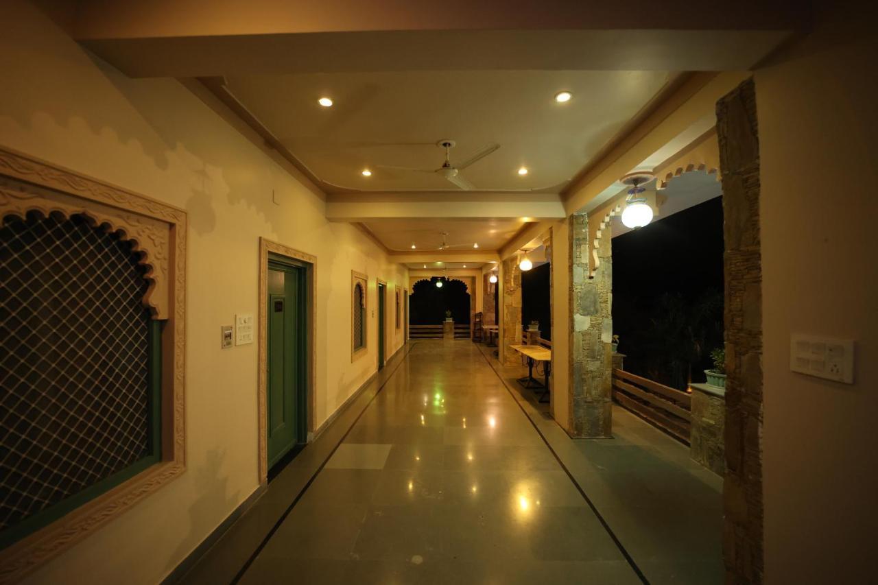 Vache Farm Hotel *