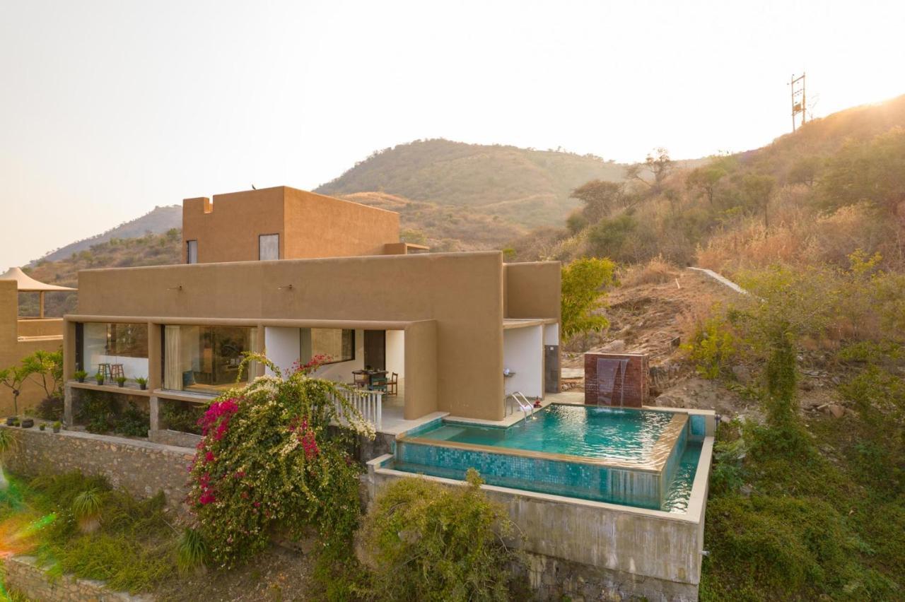 Villa Stayvista's Sage Scenery - Mountain-view With Infinity Pool & Terrace Udaipur