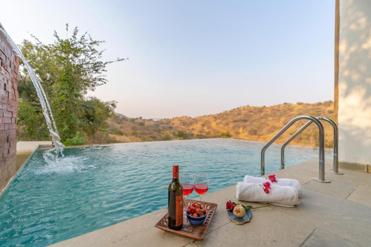 Stayvista's Sage Scenery - Mountain-view With Infinity Pool & Terrace Udaipur
