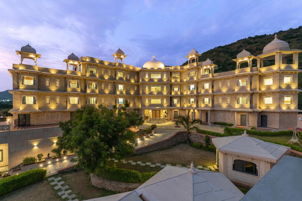 Traavista Aravali Mahal Resort *
