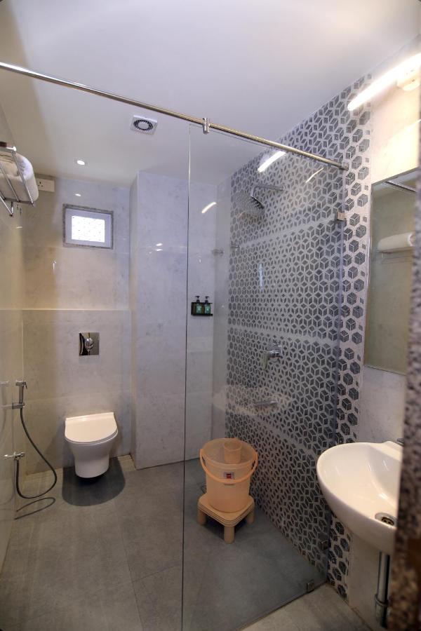 Mumbai House Express Hotel 3*