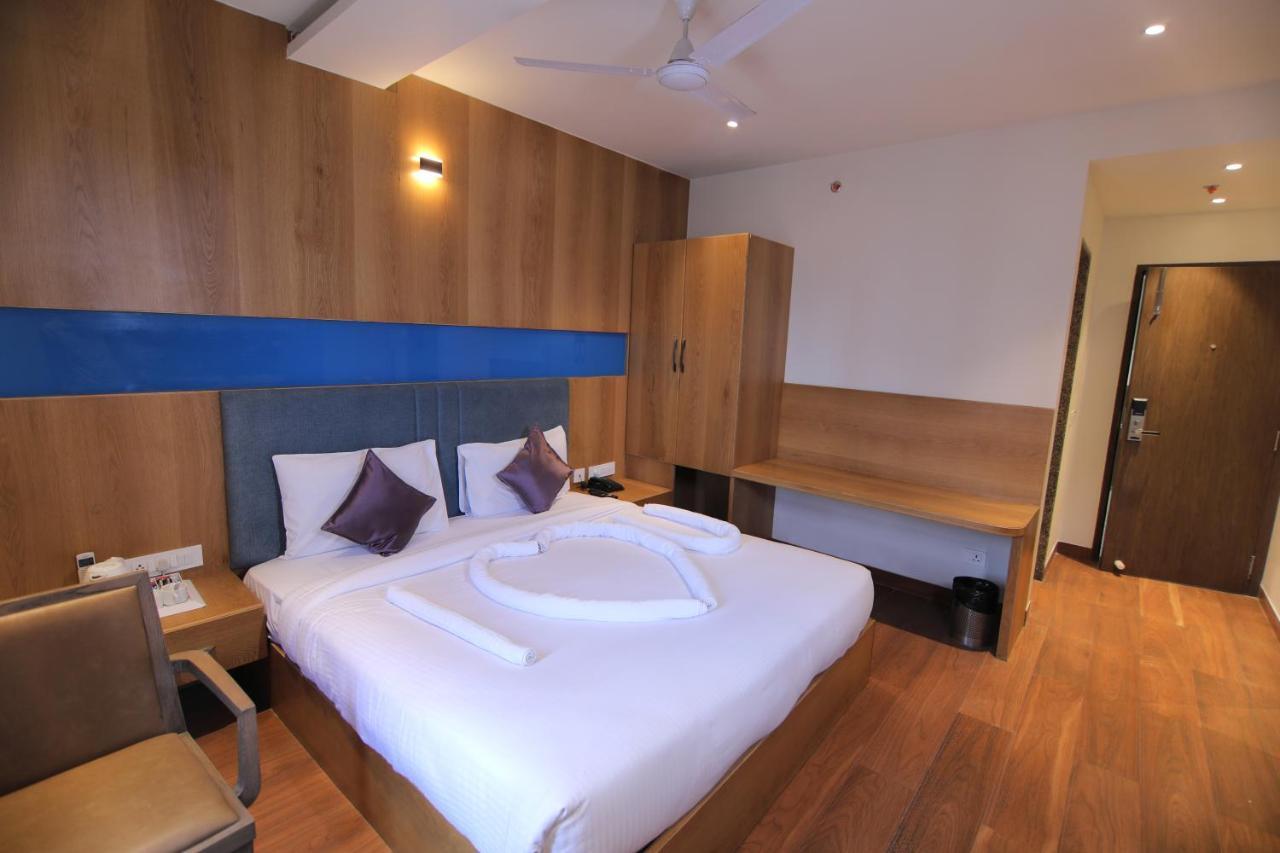 Mumbai House Express Hotel 3*
