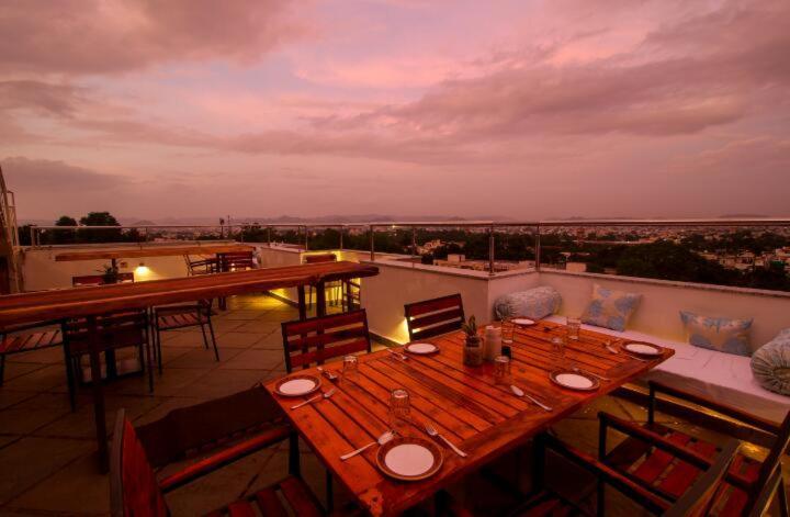 Hotel Wonder Cliff Udaipur