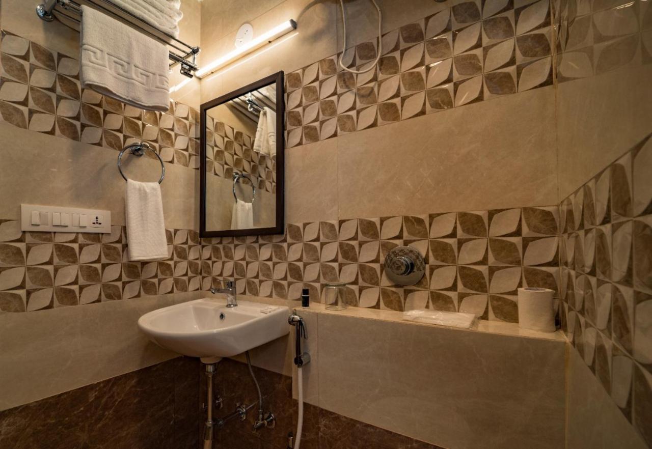 Hotel Wonder Cliff Udaipur
