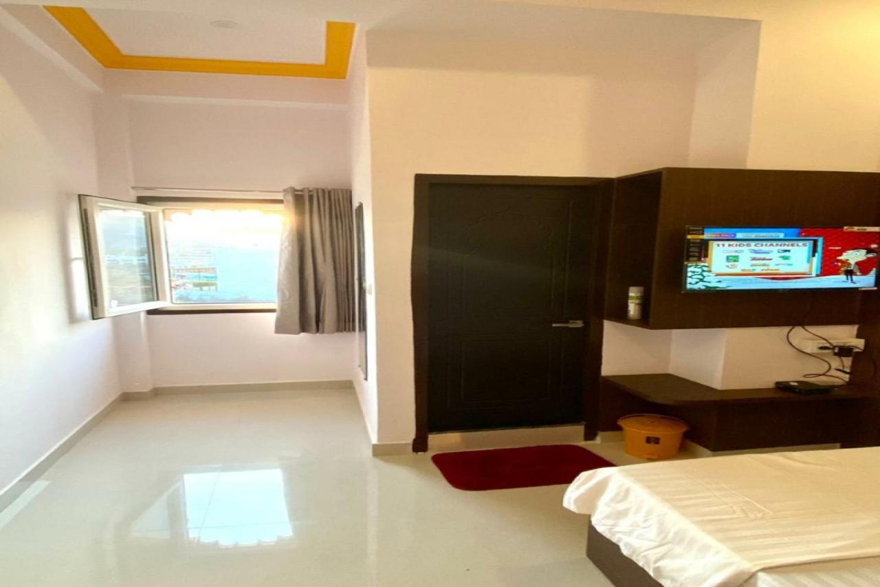 O Data Shree Hotel
